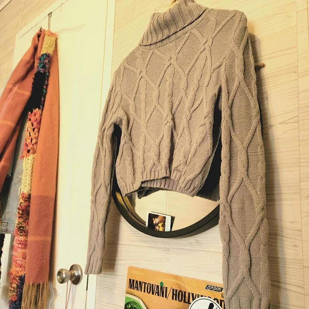 Cable knit turtleneck - Picture 1 of 4